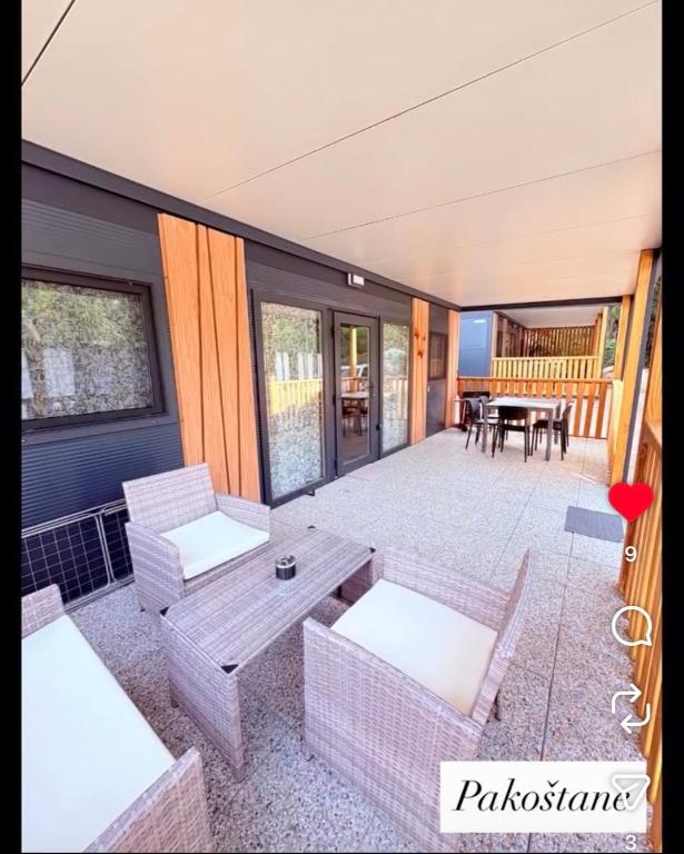 House 9 - Exterior view